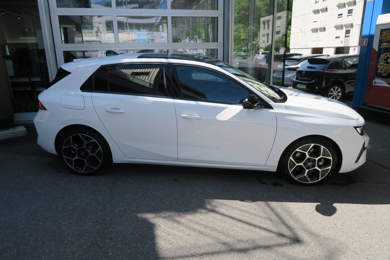 OPEL Astra 1.6 T PHEV 180 Ultimate, Plug-in-Hybrid Benzina/Elettrica, Occasioni / Usate, Automatico - 2