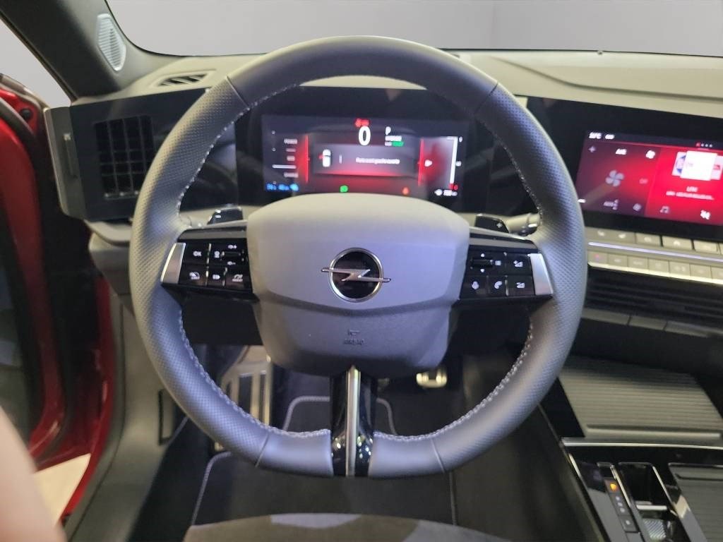 OPEL Astra 1.6 PHEV Turbo Swiss Premium A, Mild-Hybrid Benzin/Elektro, Occasion / Gebraucht, Automatik - 4
