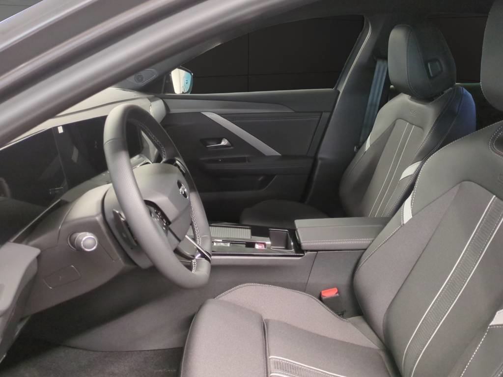 OPEL Astra 1.2i Turbo GS A, Essence, Occasion / Utilisé, Automatique - 7