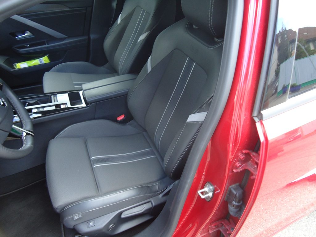 OPEL Astra 1.6 T PHEV 180 Edition, Plug-in-Hybrid Benzina/Elettrica, Occasioni / Usate, Automatico - 3