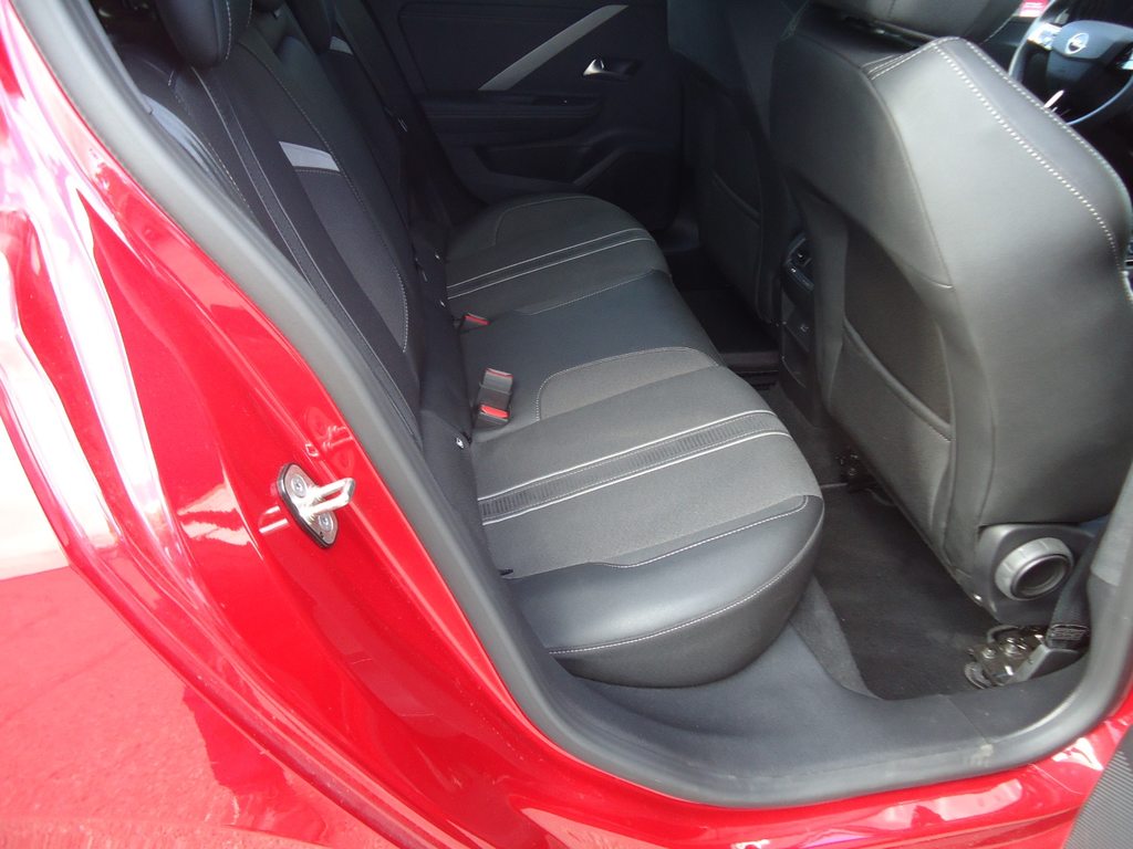OPEL Astra 1.6 T PHEV 180 Edition, Plug-in-Hybrid Benzina/Elettrica, Occasioni / Usate, Automatico - 6
