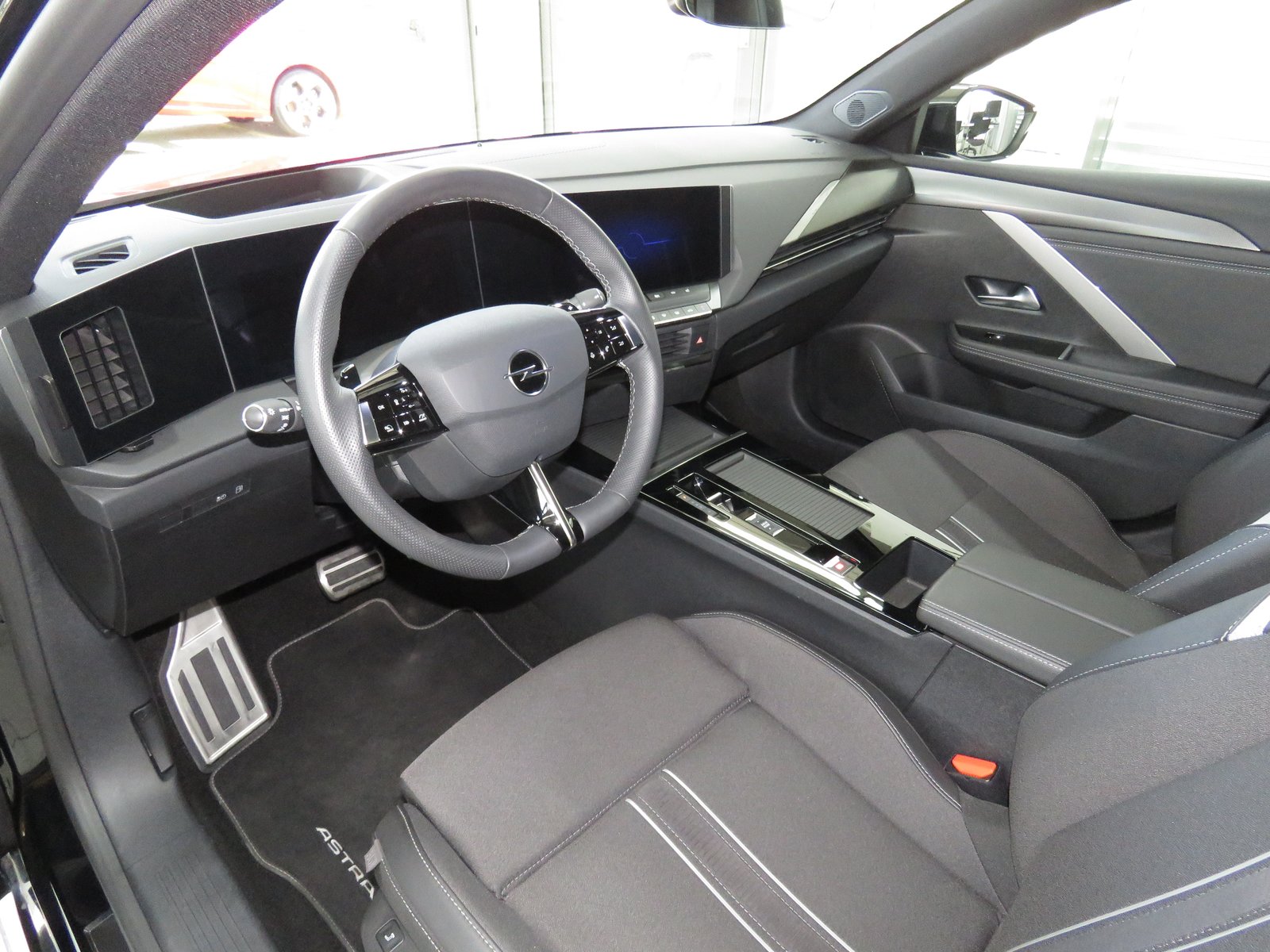 OPEL Astra 1.6 PHEV Turbo Swiss Plus Automat, Plug-in-Hybrid Benzin/Elektro, Occasion / Gebraucht, Automat - 7