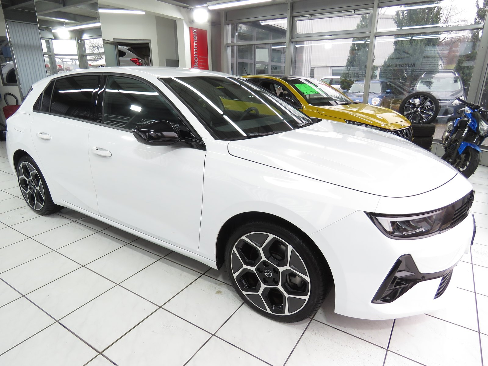 OPEL Astra 1.6 PHEV Turbo Swiss Plus A, Plug-in-Hybrid Petrol/Electric, Second hand / Used, Automatic - 3