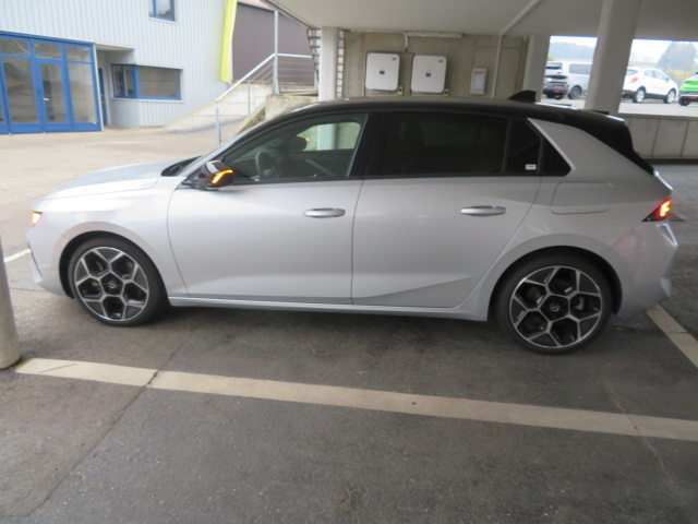 OPEL Astra 1.6 T PHEV 180 Swiss Plus, Hybride Rechargeable Essence/Électricité, Occasion / Utilisé, Automatique - 3