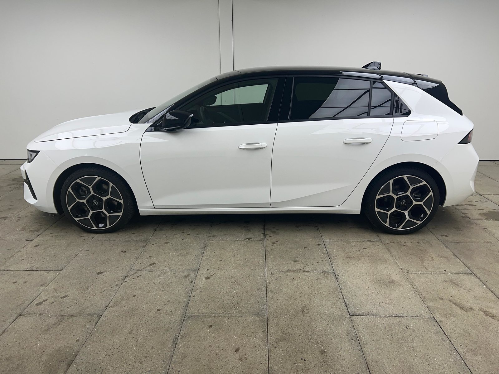 OPEL Astra 1.6 T PHEV 180 Swiss Plus / ab 3,99% Leasing bei Absch, Plug-in-Hybrid Petrol/Electric, Second hand / Used, Automatic - 3
