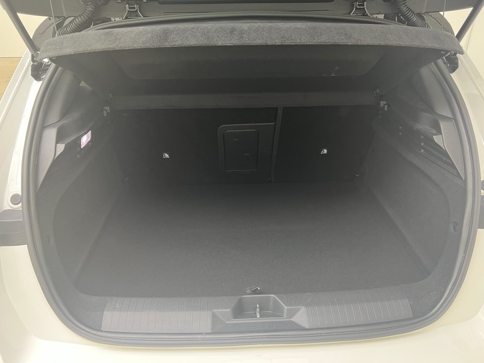 OPEL Astra 1.6 T PHEV 180 Swiss Plus / ab 3,99% Leasing bei Absch, Plug-in-Hybrid Petrol/Electric, Second hand / Used, Automatic - 6