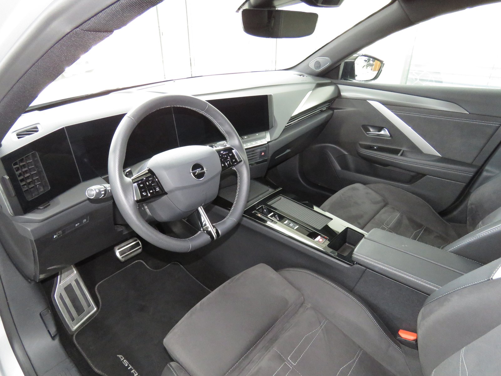 OPEL Astra 1.6 PHEV Turbo Swiss Plus A, Hybride Rechargeable Essence/Électricité, Occasion / Utilisé, Automatique - 7