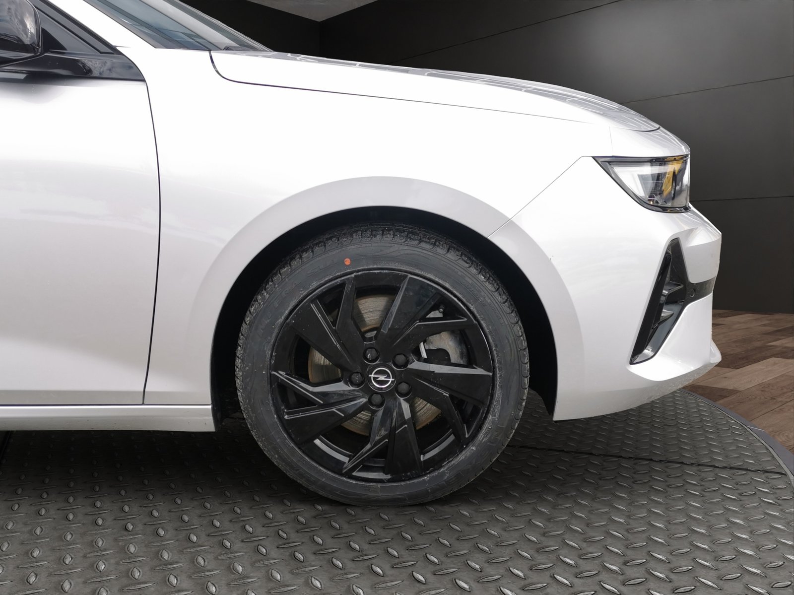 OPEL Astra 1.6 PHEV Turbo Swiss Plus A, Plug-in-Hybrid Benzin/Elektro, Occasion / Gebraucht, Automatik - 4