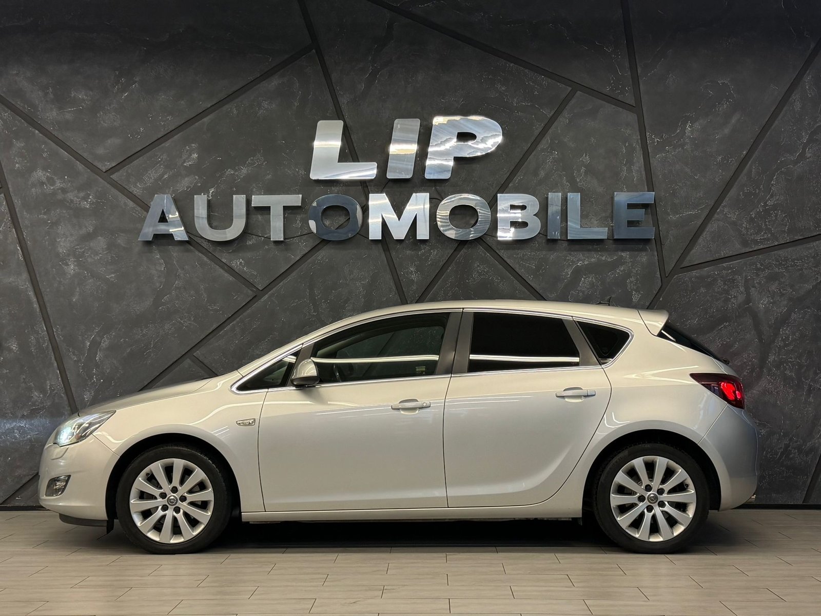OPEL Astra 1.6i 16V Turbo Cosmo Automatic, Essence, Occasion / Utilisé, Automatique - 5