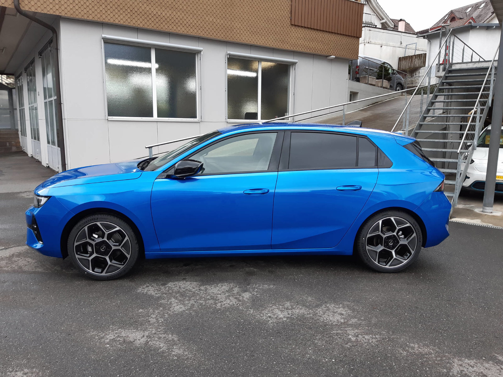 OPEL Astra 1.2 T 130 Swiss Plus, Benzin, Occasion / Gebraucht, Automatik - 3
