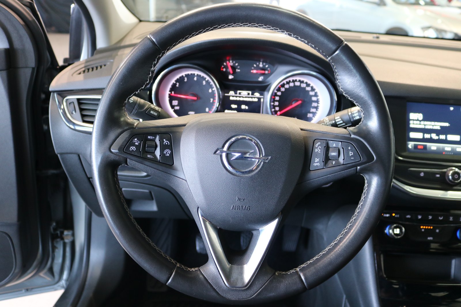 OPEL Astra 1.6i Turbo Excellence, Petrol, Second hand / Used, Manual - 4