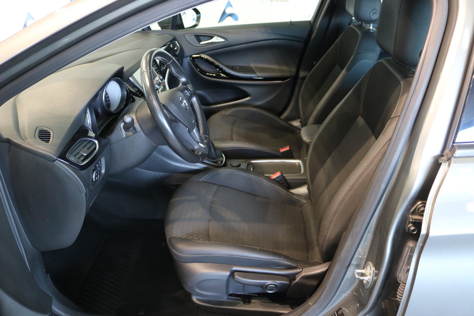 OPEL Astra 1.6i Turbo Excellence, Petrol, Second hand / Used, Manual - 6