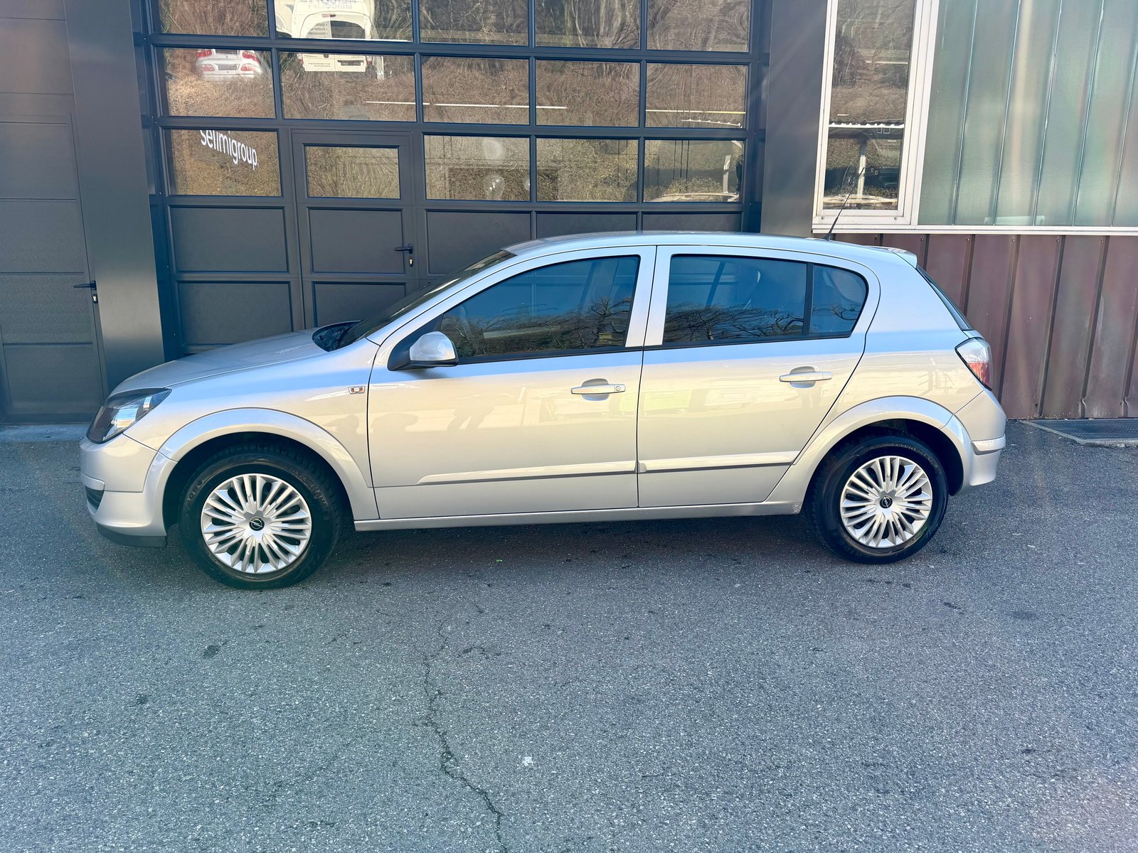 OPEL Astra 1.8i 16V Essentia, Essence, Occasion / Utilisé, Manuelle - 5