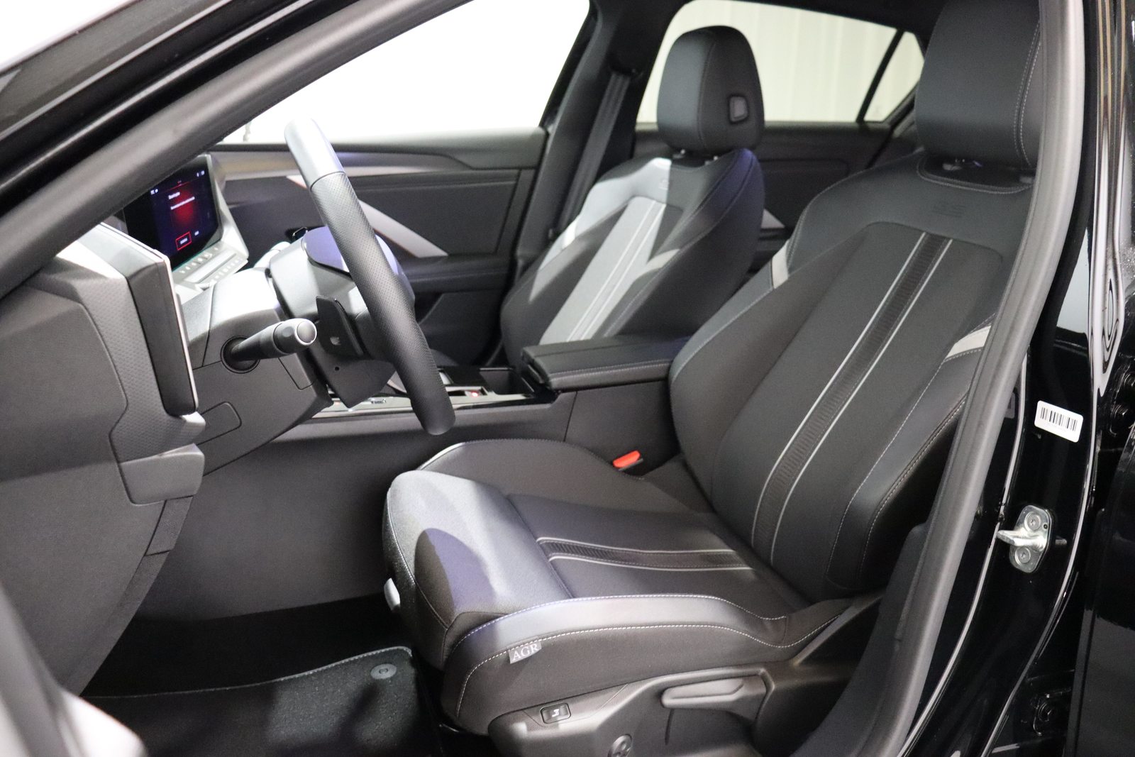 OPEL Astra 1.6 T PHEV 180 Swiss Plus, Plug-in-Hybrid Petrol/Electric, Second hand / Used, Automatic - 5