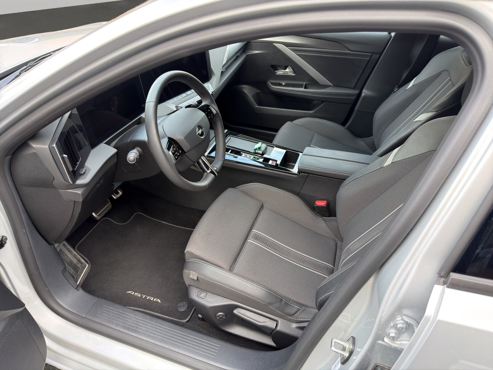 OPEL Astra 1.6 T PHEV 180 Swiss Plu, Voll-Hybrid Benzin/Elektro, Occasion / Gebraucht, Automatik - 4