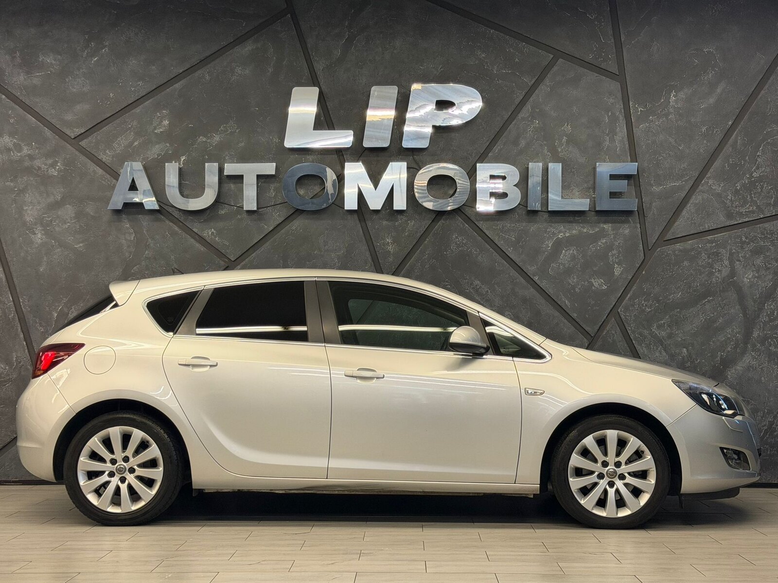 OPEL Astra 1.6i 16V Turbo Cosmo Automatic, Essence, Occasion / Utilisé, Automatique - 4