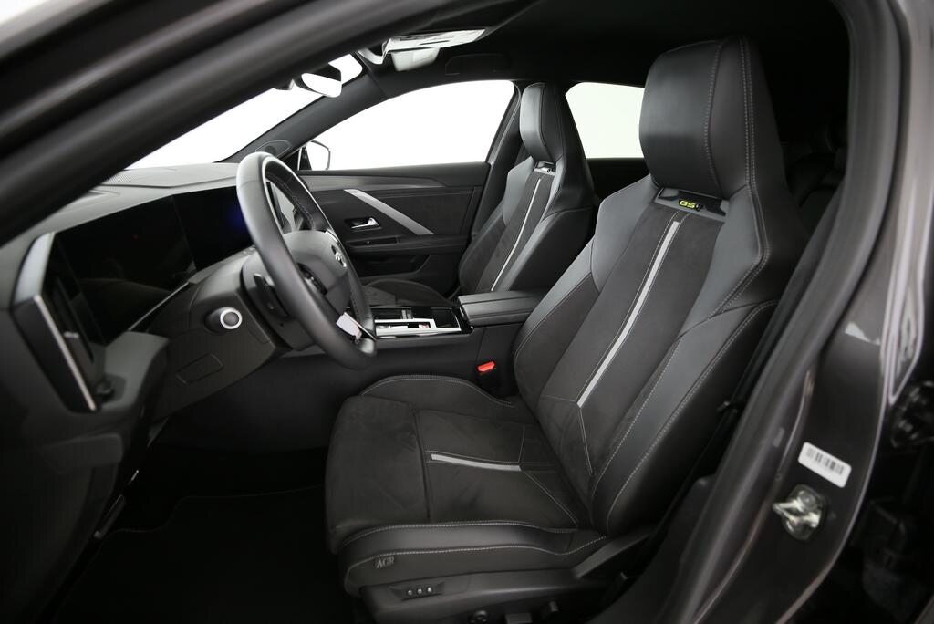 OPEL Astra 1.6 T PHEV 225 GSe, Plug-in-Hybrid Benzin/Elektro, Occasion / Gebraucht, Automatik - 4