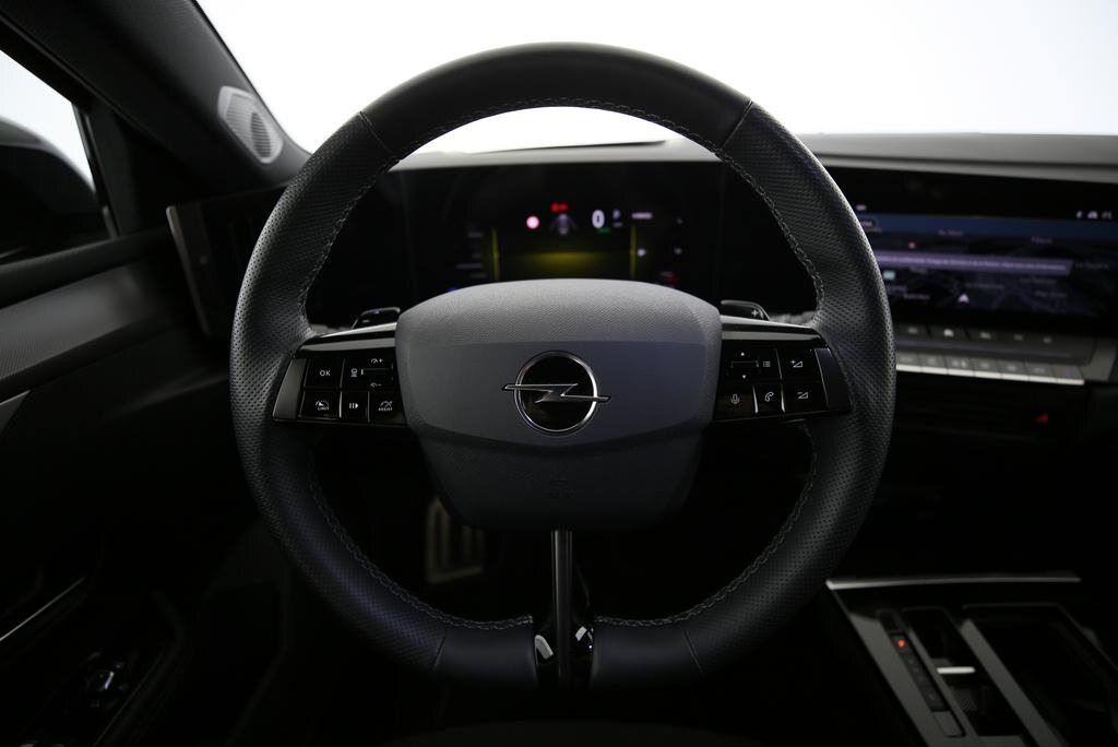 OPEL Astra 1.6 T PHEV 225 GSe, Plug-in-Hybrid Benzin/Elektro, Occasion / Gebraucht, Automatik - 5