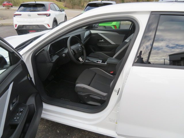 OPEL ASTRA 1.5 D Swiss, Diesel, Second hand / Used, Automatic - 5