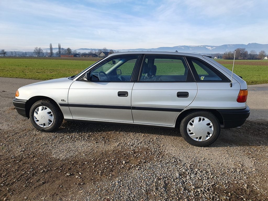 OPEL F 14 i, Benzin, Oldtimer, Handschaltung - 2