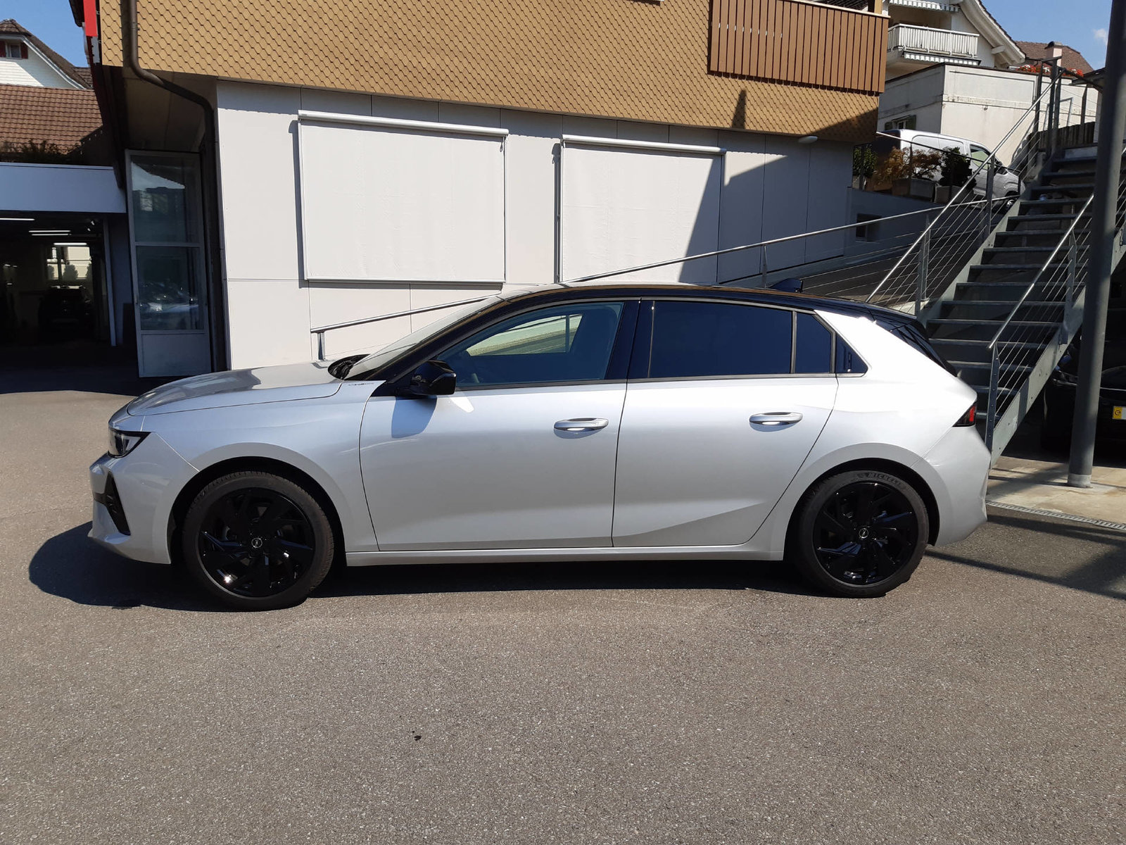 OPEL Astra 1.2 T 130 Swiss Plus, Petrol, Ex-demonstrator, Automatic - 3