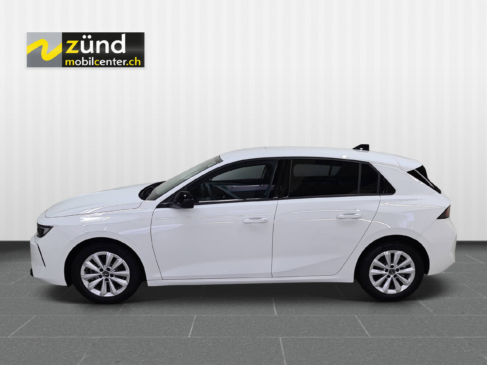 OPEL Astra 1.2 TURBO 110 PS Swiss, Essence, Voiture de démonstration, Manuelle - 2