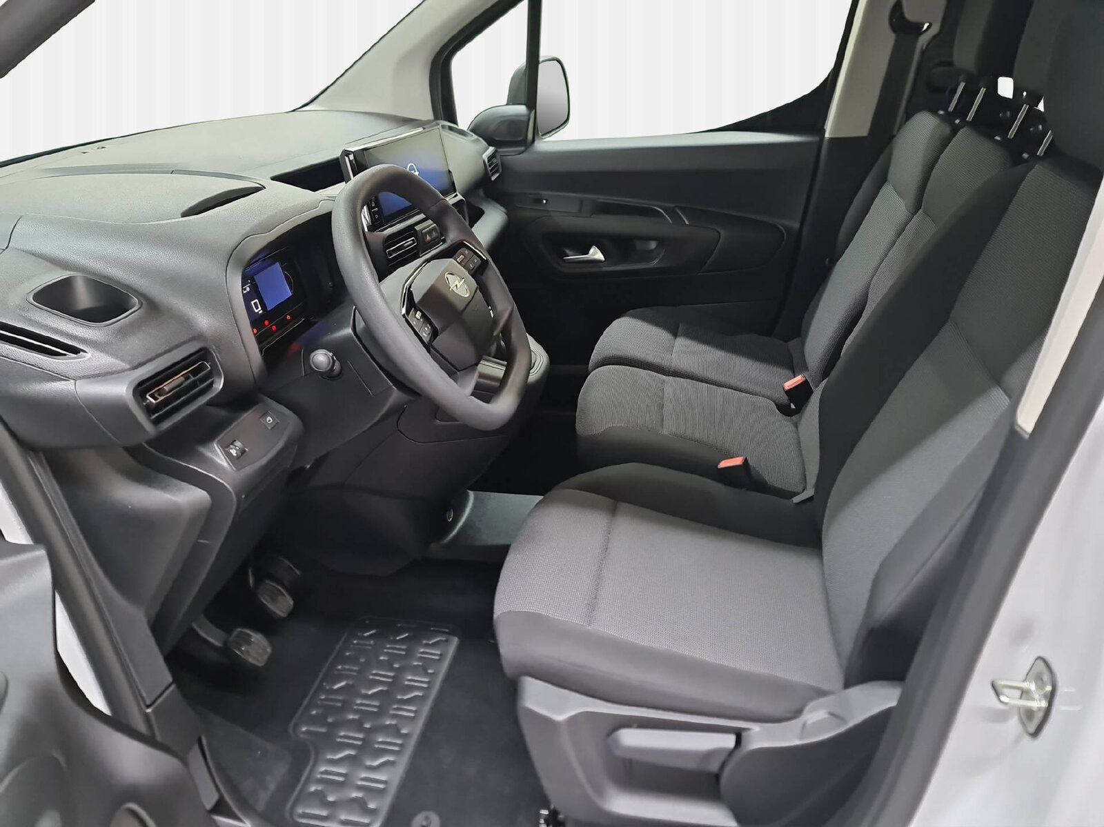 OPEL Combo Cargo 2.0 t 1.2 S/S, Essence, Véhicule neuf pré-immatriculé, Manuelle - 6