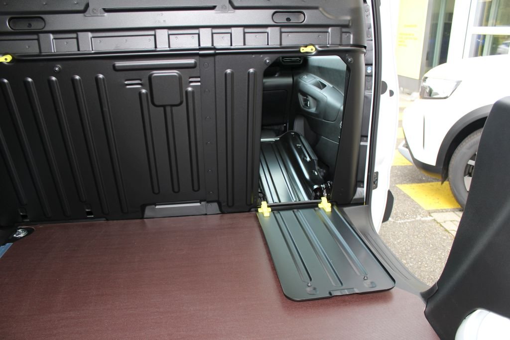 OPEL Combo Cargo 2.0 t 1.2 S/S, Benzin, Neuwagen, Handschaltung - 5