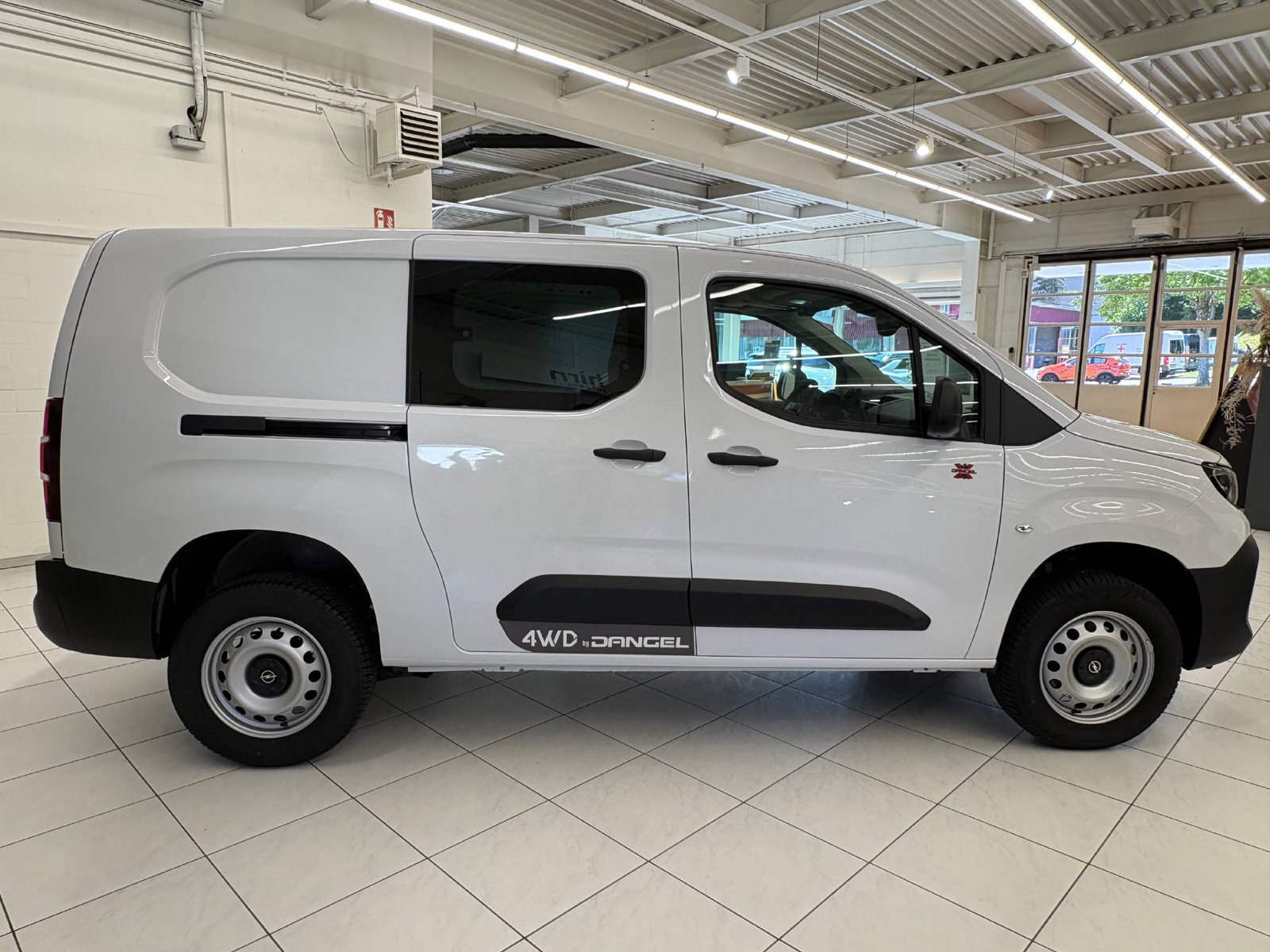 OPEL Combo Cargo 2.4 t XL 1.5 D S/S 4x4, Diesel, New car, Automatic - 4