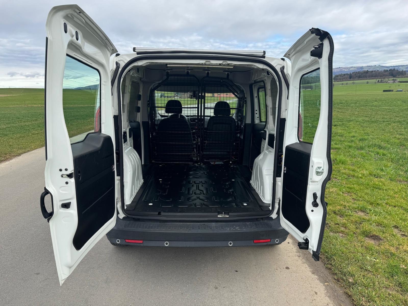 OPEL Combo 1.3 CDTI 2.4 L1H1, Diesel, Second hand / Used, Manual - 6
