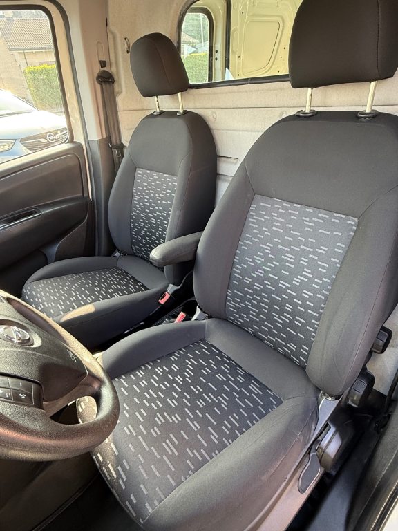 OPEL COMBO 1.4i, Essence, Occasion / Utilisé, Manuelle - 6