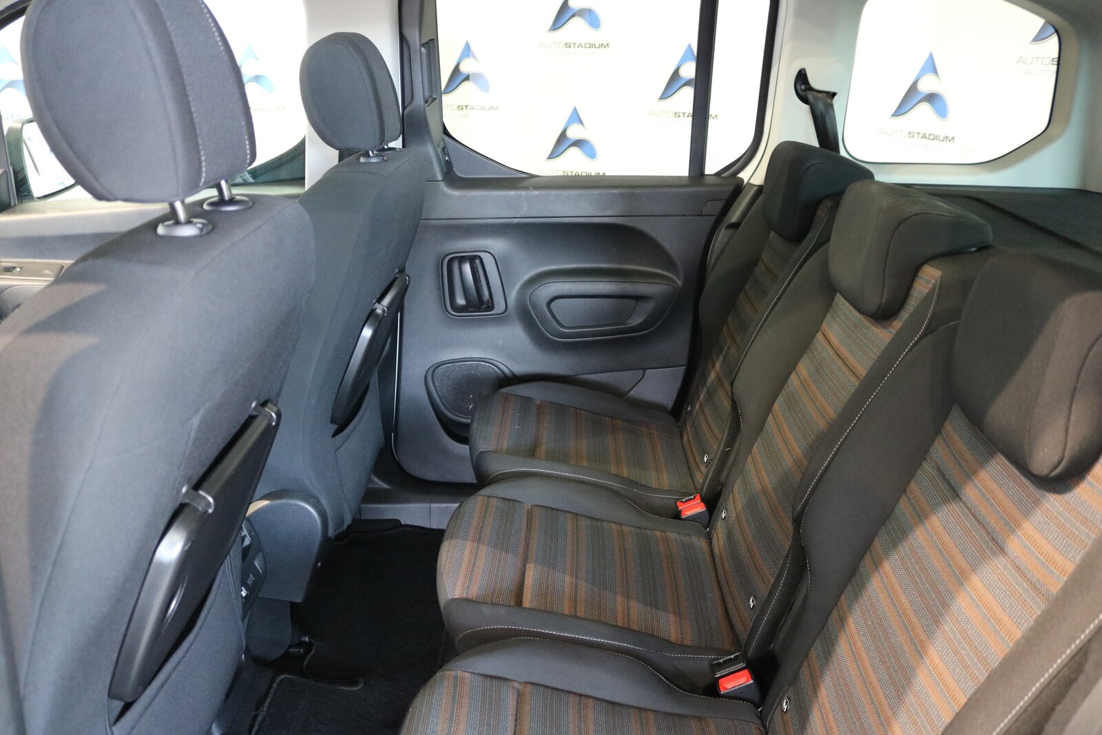 OPEL Combo Life 1.2 Innovation, Essence, Occasion / Utilisé, Manuelle - 4