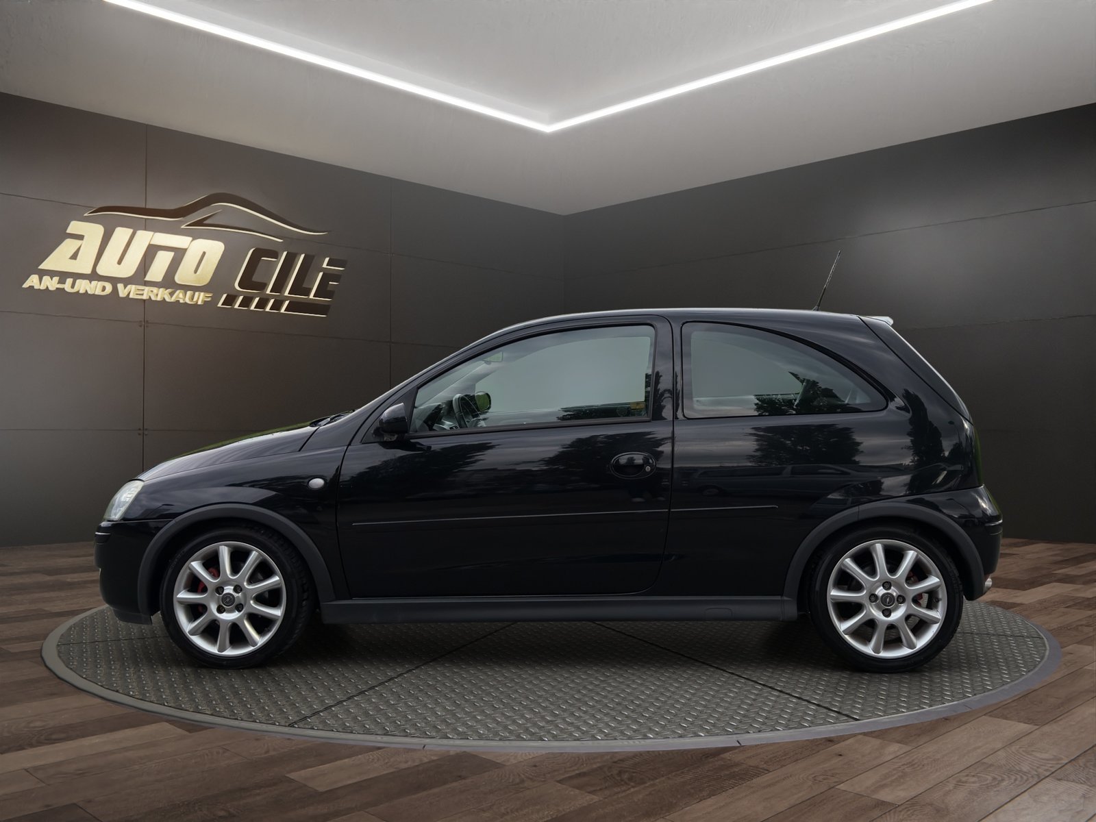 OPEL Corsa 1.8 16V GSi, Petrol, Second hand / Used, Manual - 4
