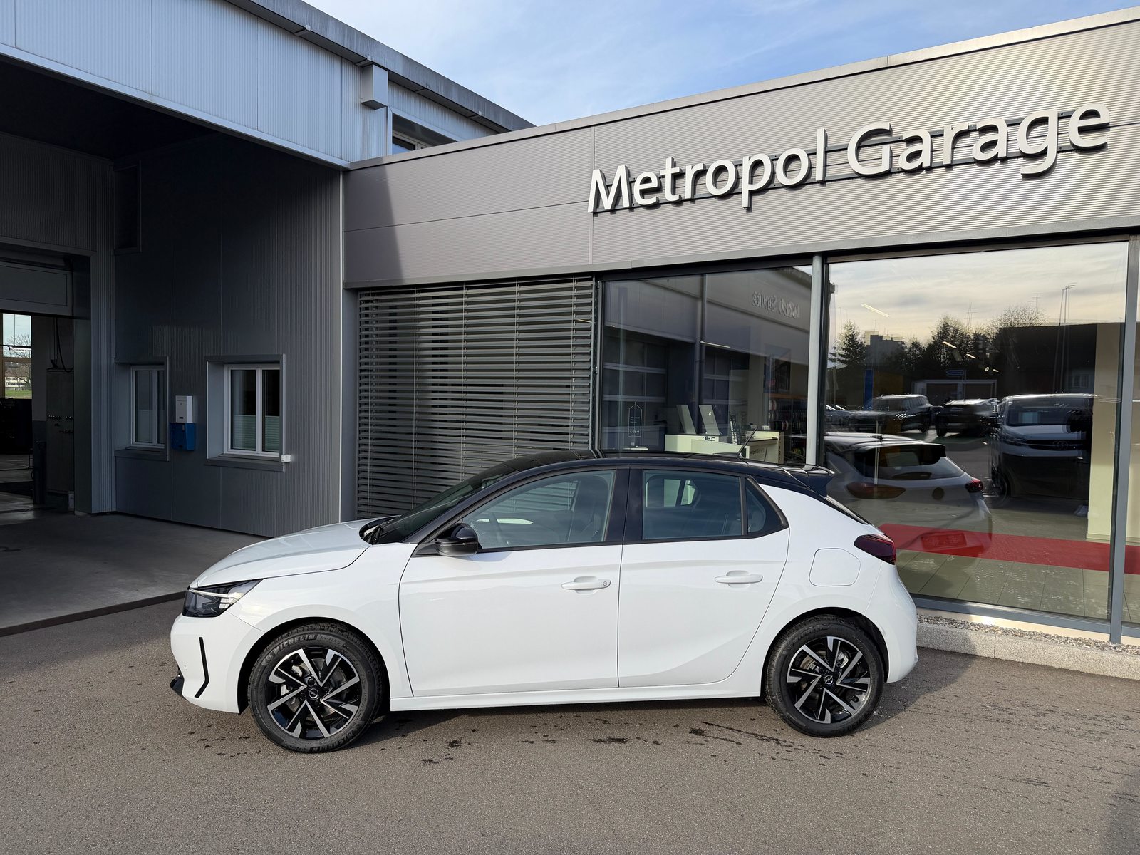 OPEL Corsa 1.2 T Hybrid Viva, Mild-Hybrid Petrol/Electric, New car, Automatic - 2