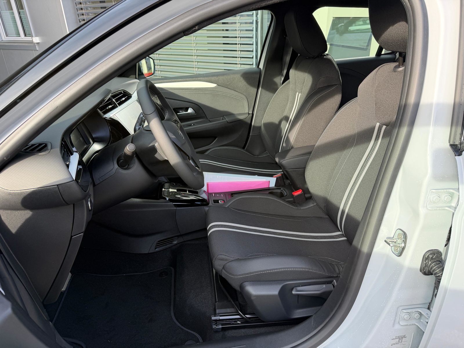 OPEL Corsa 1.2 T Hybrid Viva, Mild-Hybrid Petrol/Electric, New car, Automatic - 4