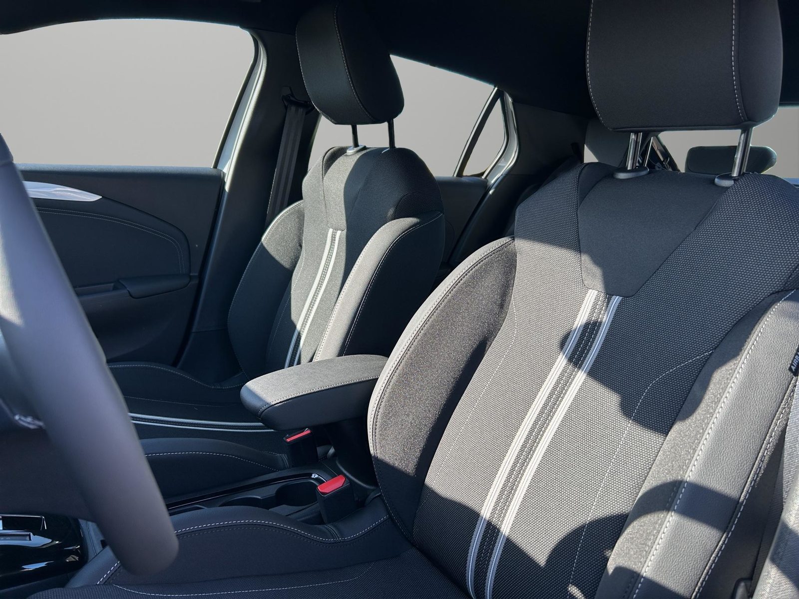 OPEL Corsa 1.2 T Hybrid Viva, Hybride Léger Essence/Électricité, Voiture nouvelle, Automatique - 4