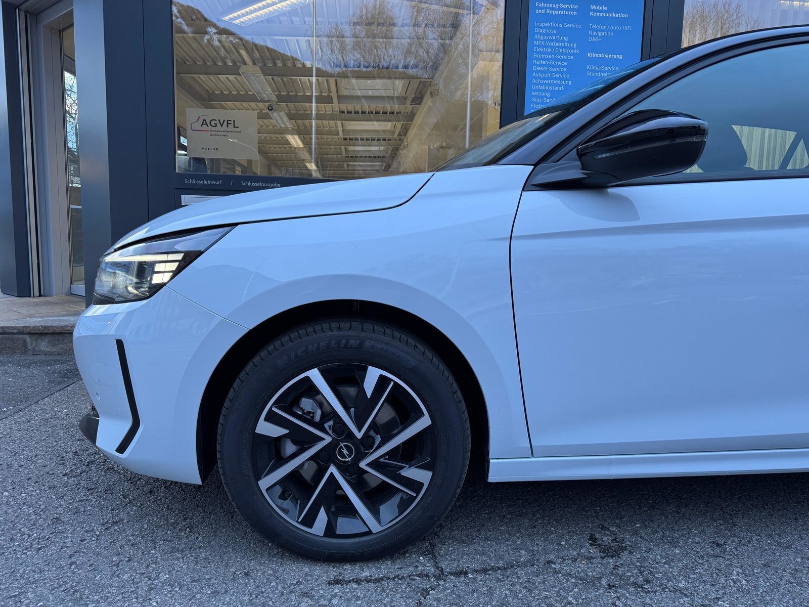OPEL Corsa 1.2 T Hybrid Viva, Mild-Hybrid Benzin/Elektro, Neuwagen, Automatik - 2