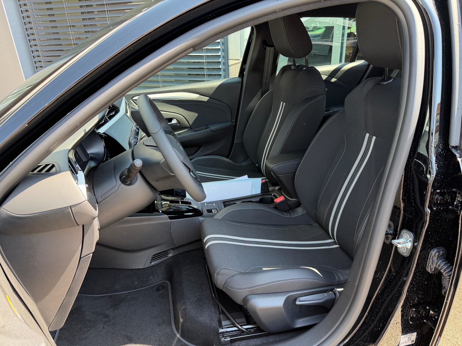 OPEL Corsa 1.2 T Hybrid Viva, Mild-Hybrid Benzin/Elektro, Neuwagen, Automatik - 3