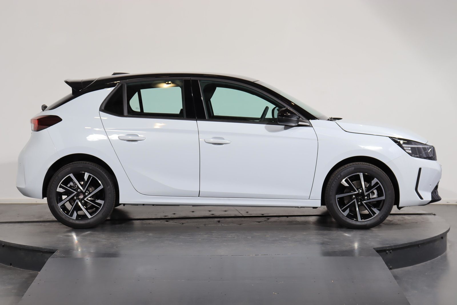 OPEL Corsa 1.2 T Hybrid Viva, Hybride Léger Essence/Électricité, Voiture nouvelle, Automatique - 2