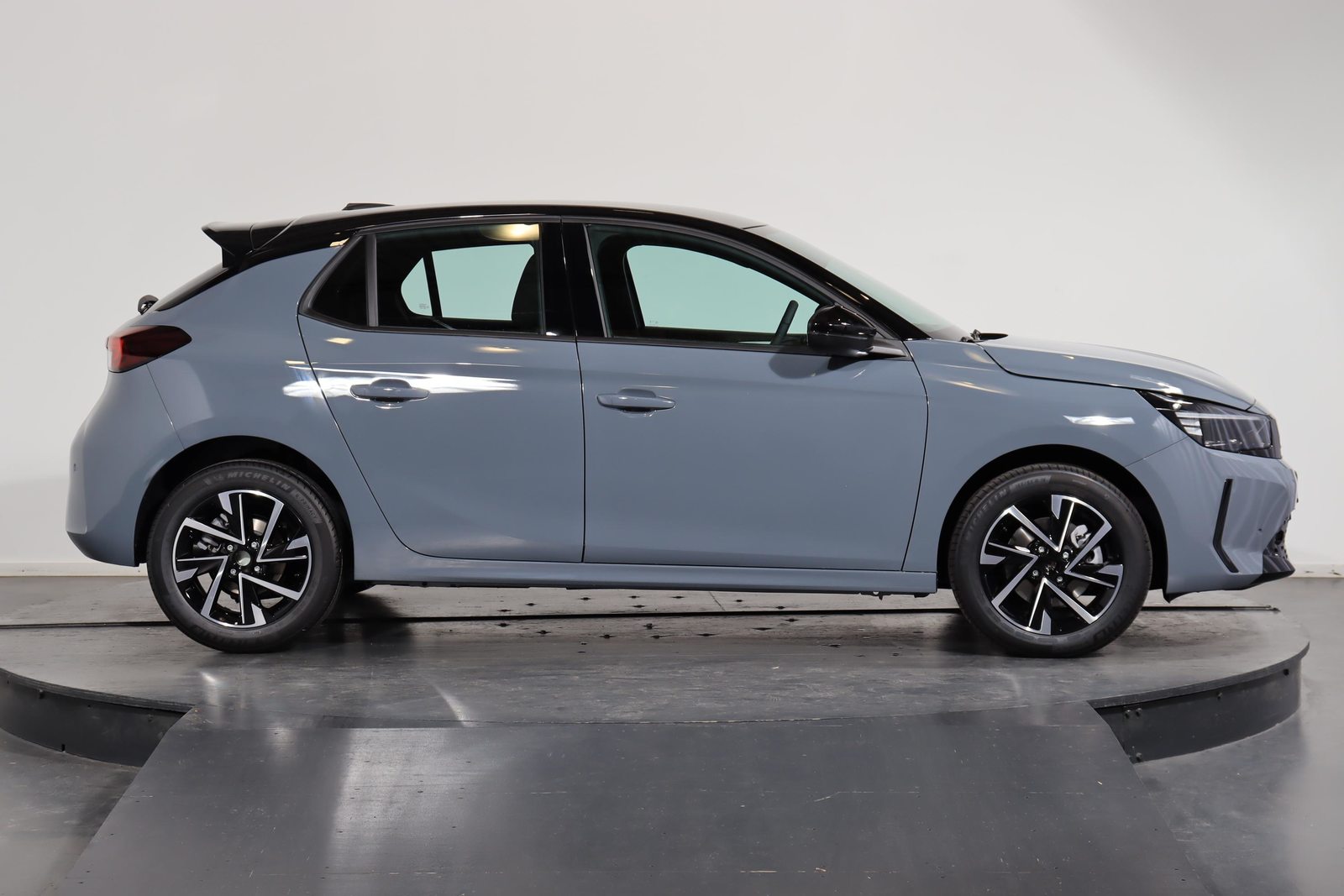 OPEL Corsa 1.2 T Hybrid Viva, Hybride Léger Essence/Électricité, Voiture nouvelle, Automatique - 2