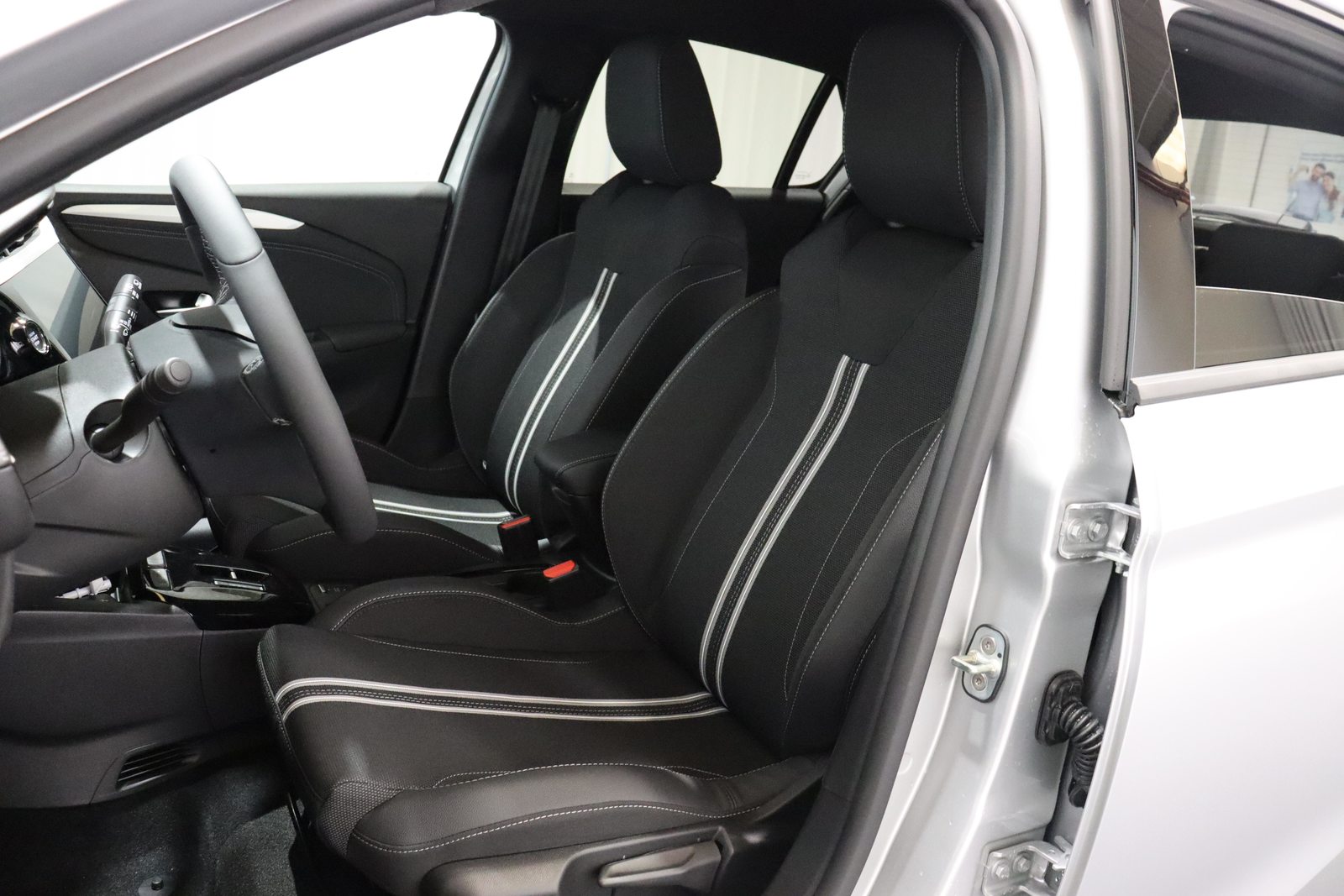 OPEL Corsa 1.2 T Hybrid GS, Hybride Léger Essence/Électricité, Voiture nouvelle, Automatique - 4