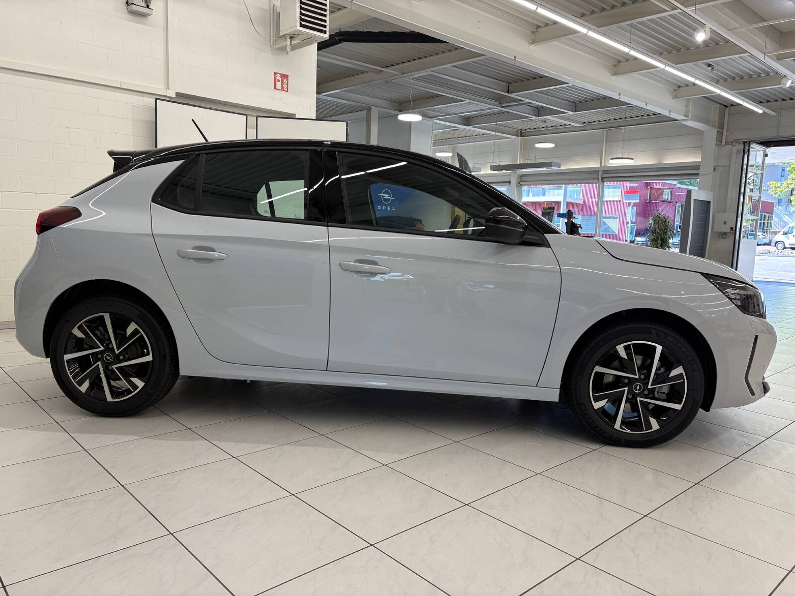 OPEL Corsa 1.2 T Hybrid Viva, Hybride Léger Essence/Électricité, Voiture nouvelle, Automatique - 4