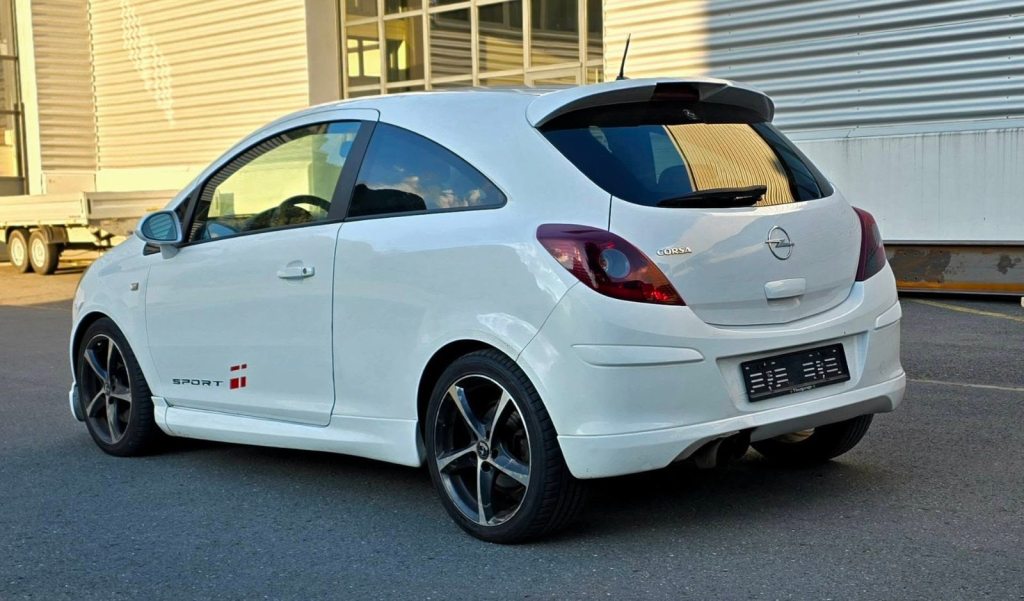 OPEL CORSA 1.6 T GSI, Petrol, Second hand / Used, Manual - 5
