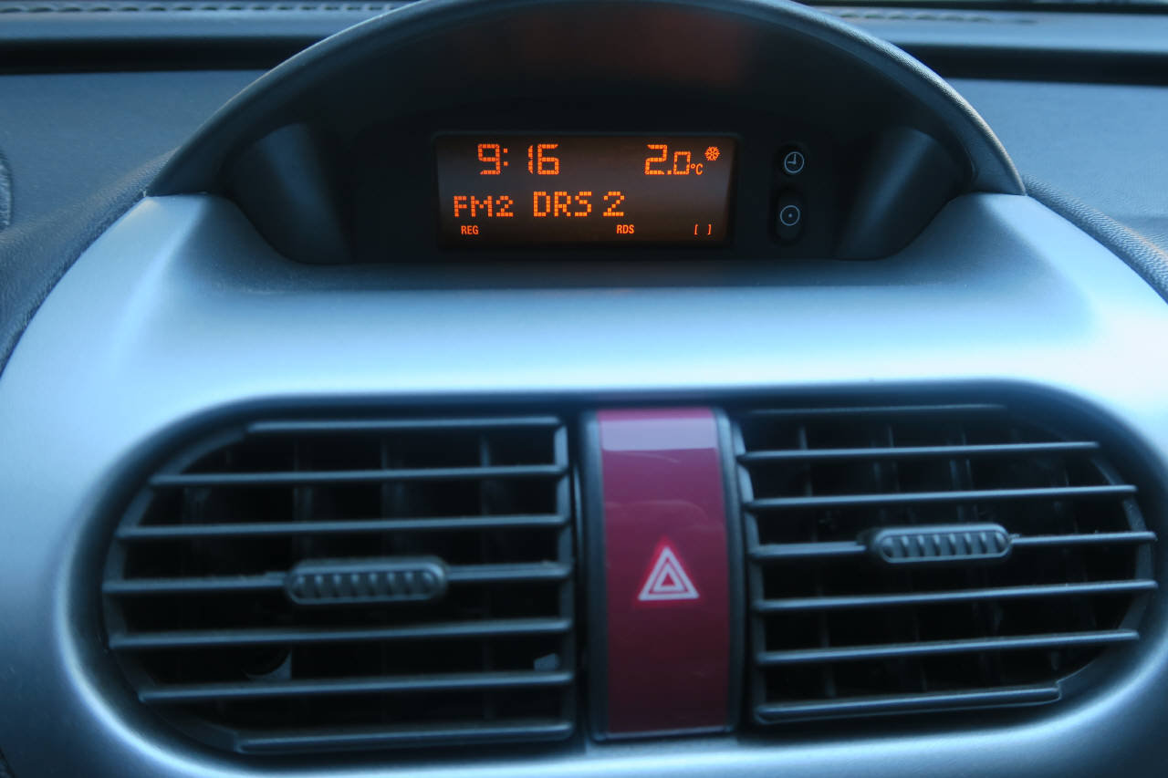 OPEL Corsa 1.2i 16V TP Essentia, Petrol, Second hand / Used, Manual - 7