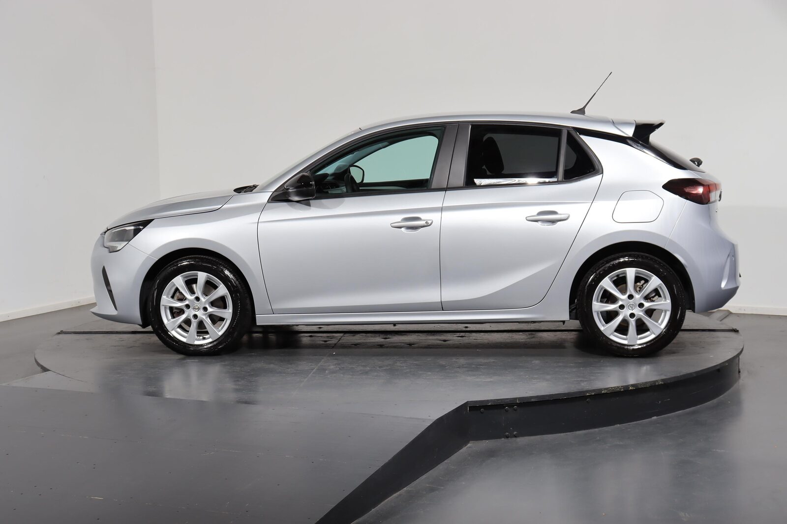 OPEL Corsa 1.2 T Edition, Mild-Hybrid Benzin/Elektro, Occasion / Gebraucht, Automatik - 2