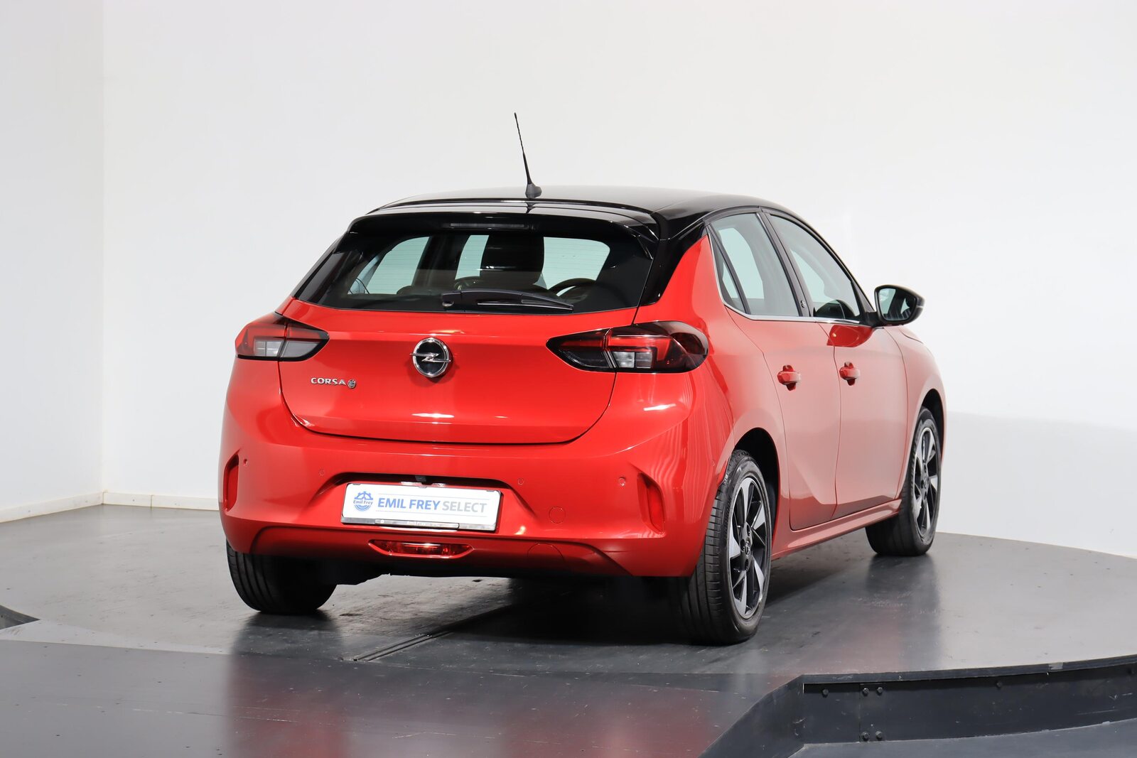 OPEL Corsa-e Elegance, Electric, Second hand / Used, Automatic - 4