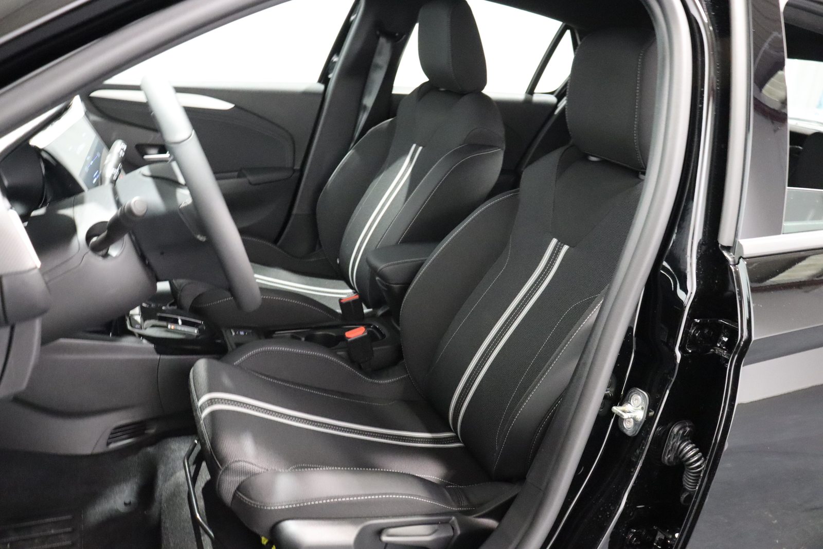 OPEL Corsa 1.2 T Hybrid Viva, Hybride Leggero Benzina/Elettrica, Auto dimostrativa, Automatico - 4