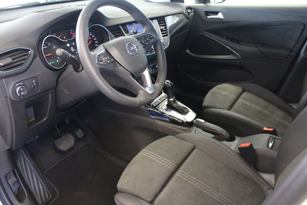 OPEL Crossland 1.2 T 130 Ultimate, Petrol, Second hand / Used, Automatic - 4