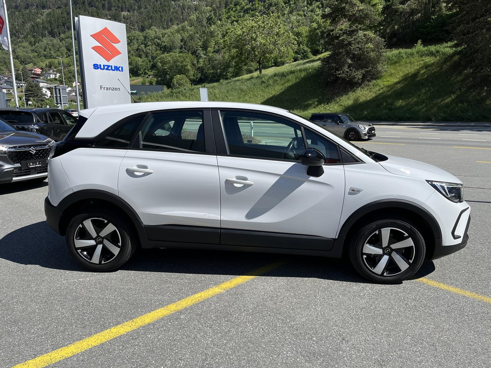 OPEL Crossland 1.2 T Edition, Petrol, Second hand / Used, Manual - 4