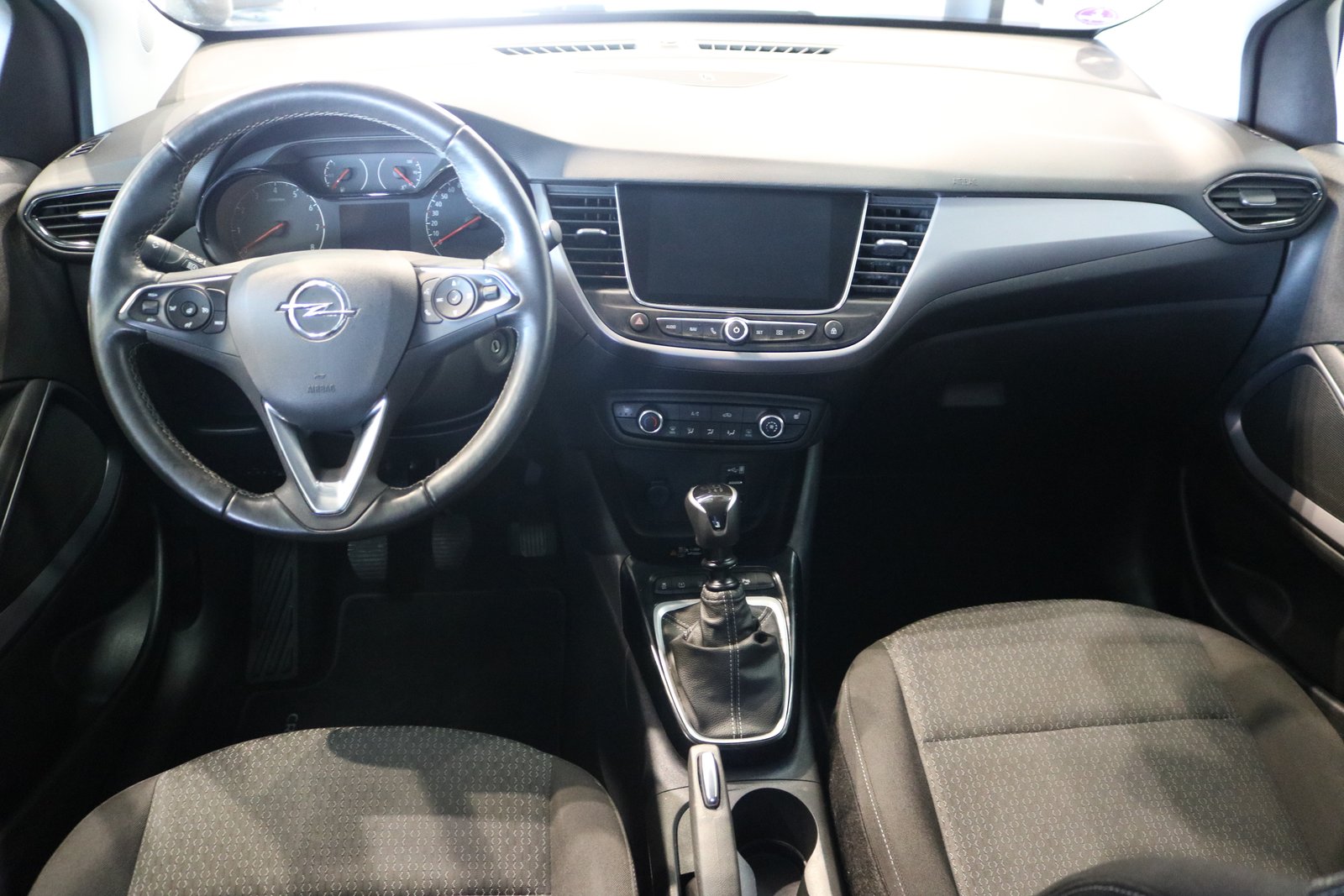 OPEL Crossland X 1.2i 120 Years Edition, Petrol, Second hand / Used, Manual - 3